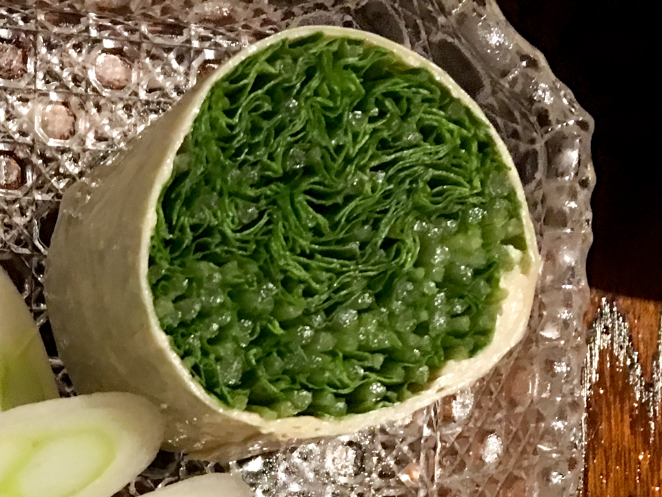 京水菜を湯葉で巻いたものの写真