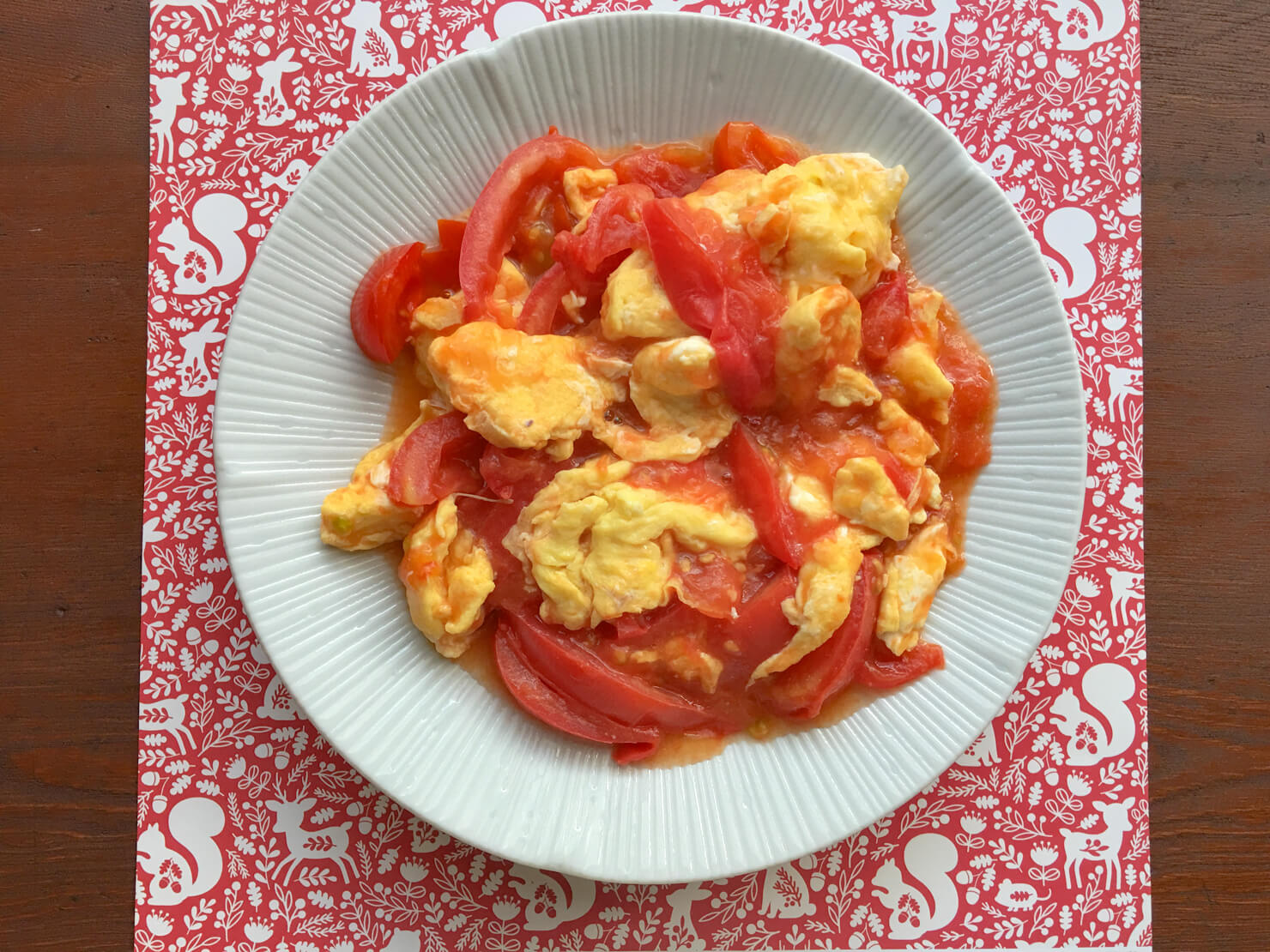 トマトと卵の炒め物の写真