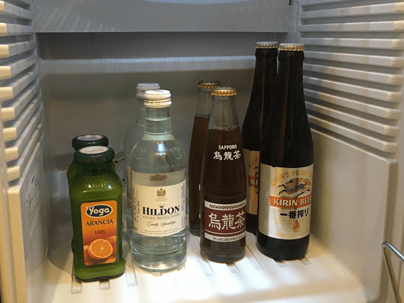 冷蔵庫のビールの写真