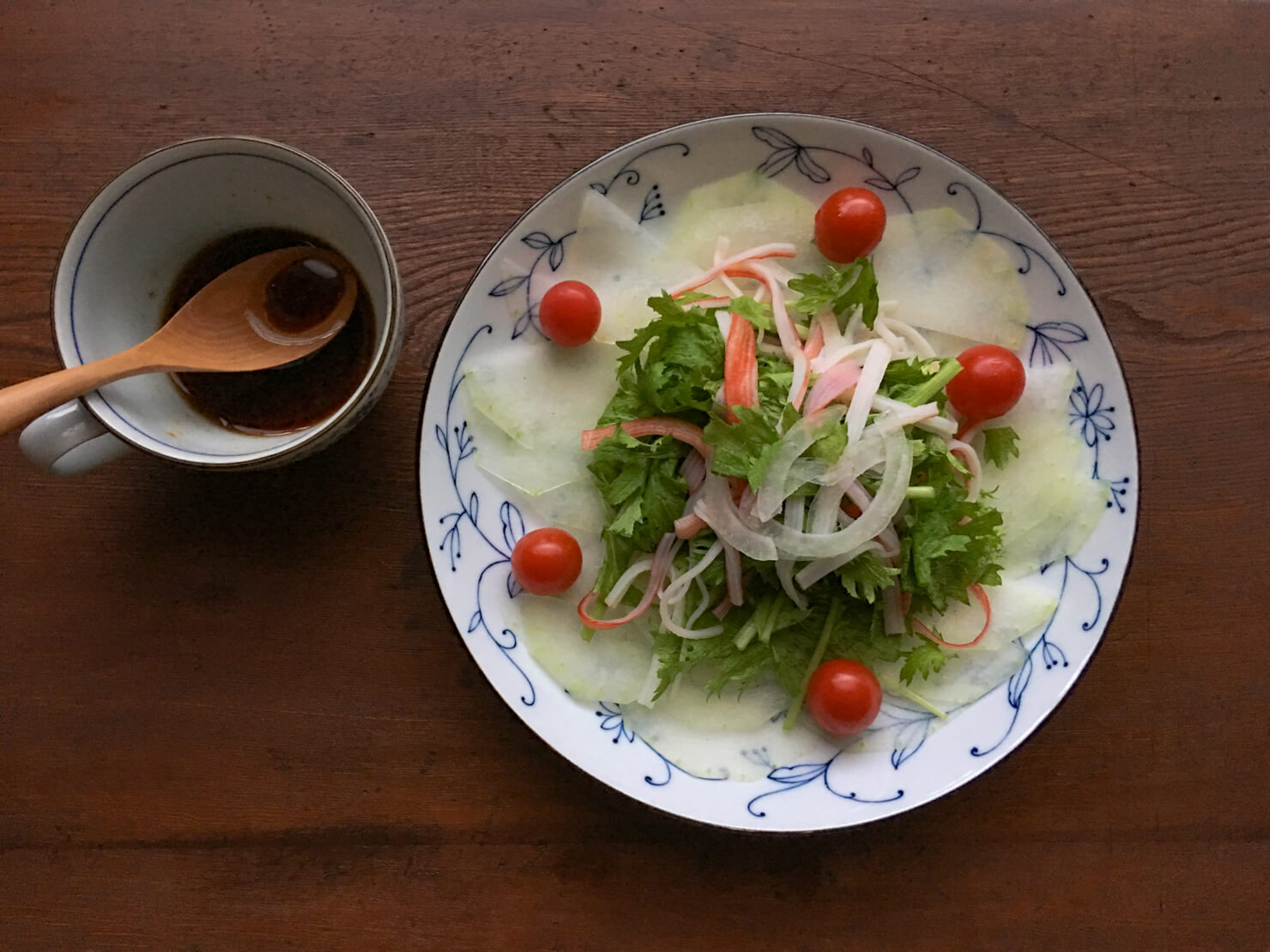 冬瓜とカニカマの簡単サラダの写真