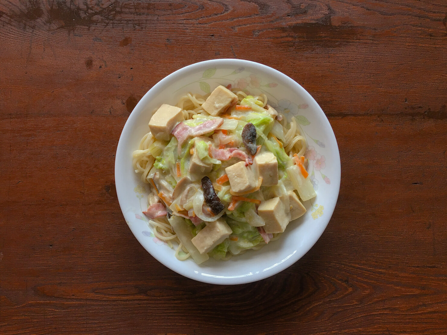 高野豆腐と白菜とベーコンの豆乳ソースパスタの写真